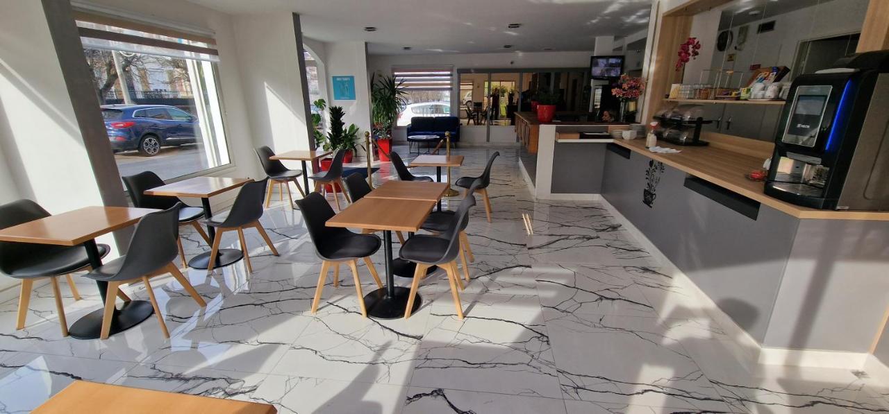 Kyriad Direct Arpajon Exteriör bild